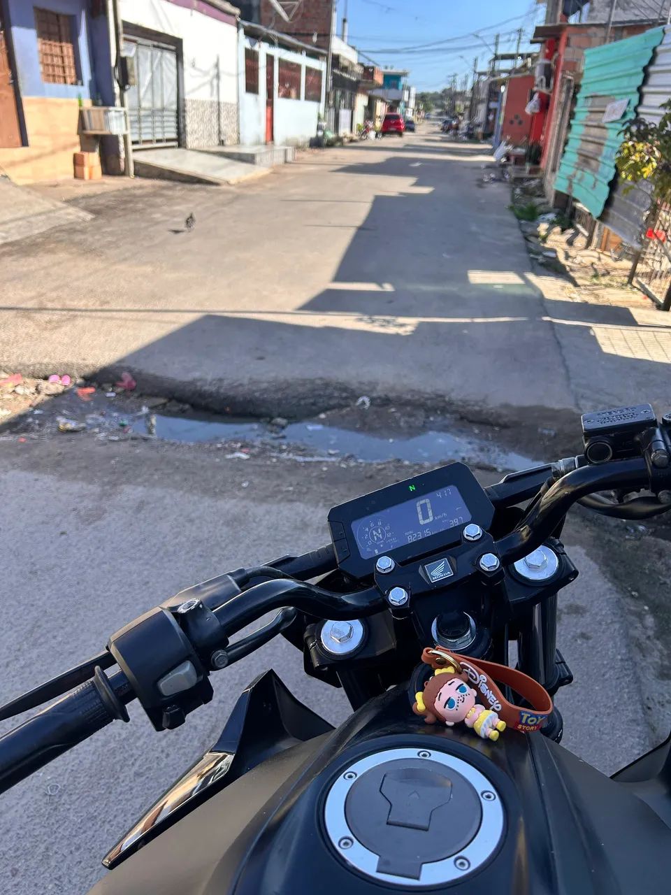 CB 300f 2023 - Foto 3