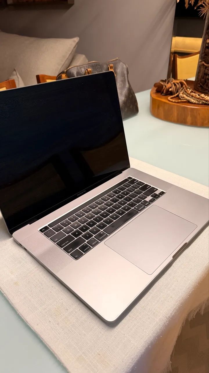 MacBook Pro 16pol i9 | 32GB RAM | 2TB SSD | Radeon 5500M | Usado