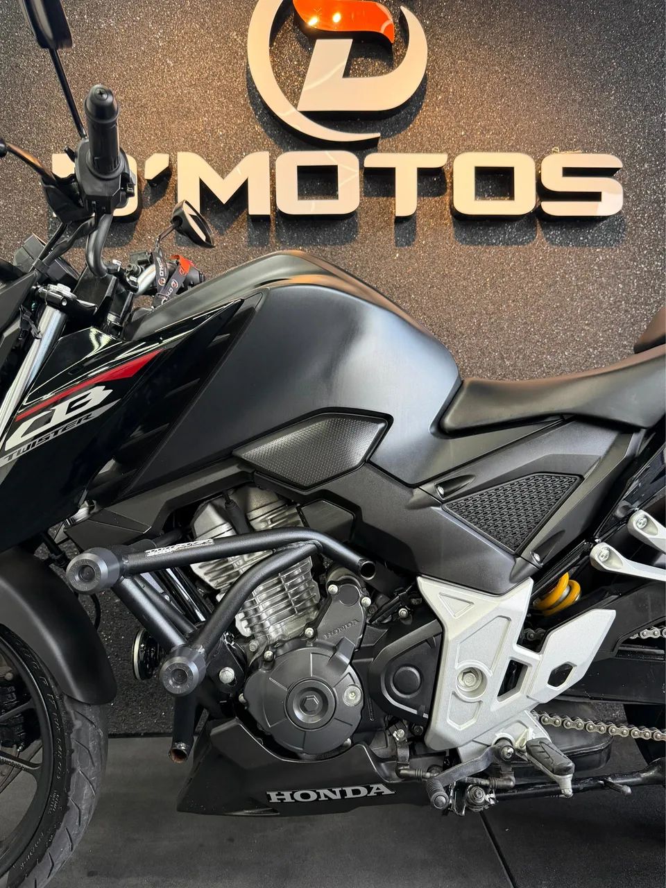 CB TWISTER 300F - 2025 - EXTRA - Foto 3