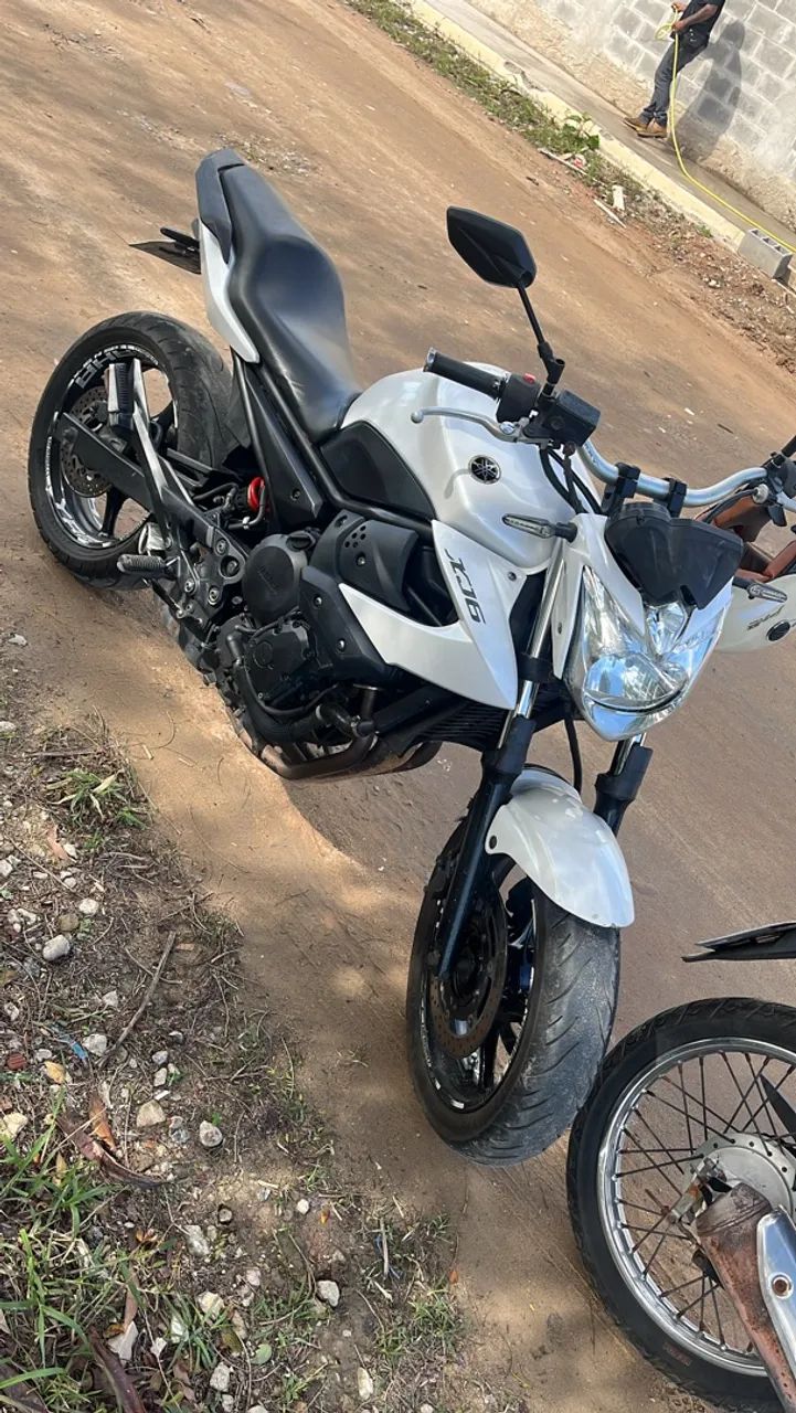 YAMAHA XJ6 N  - Foto 4