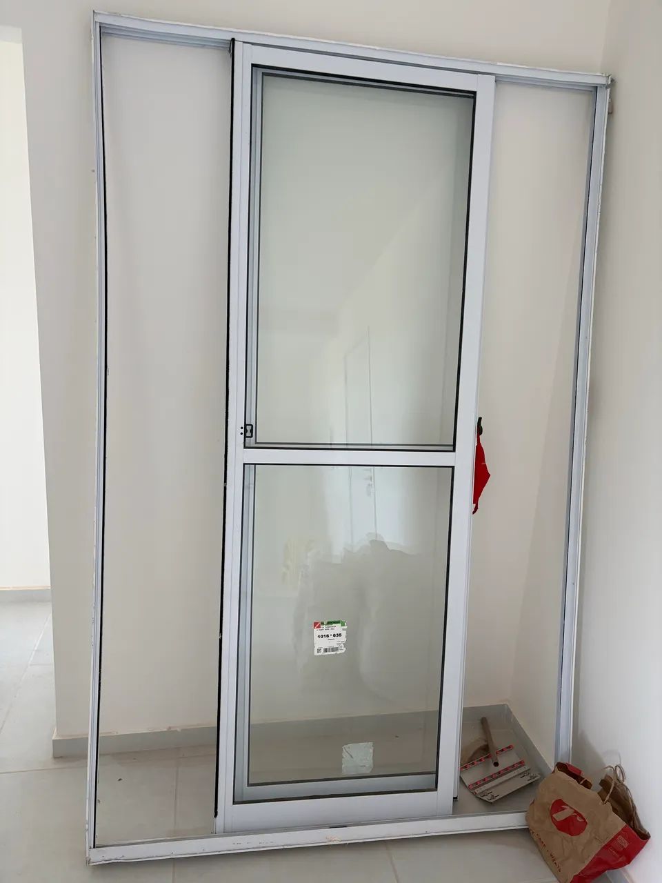 Porta Vidro Temperado Blindex com Alumínio - 1016 x 635 mm