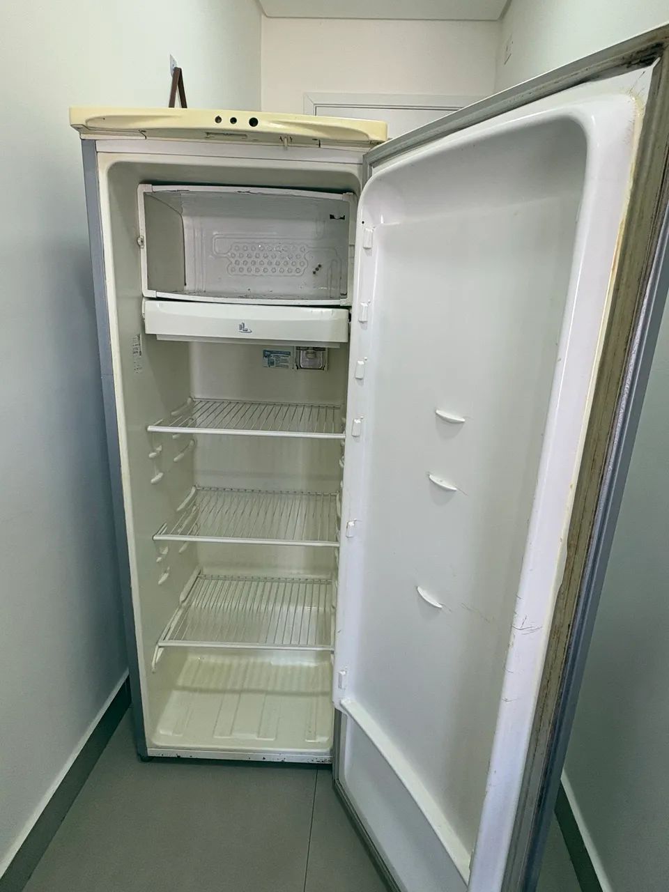 Geladeira Electrolux funcionando perfeitamente. - Foto 3