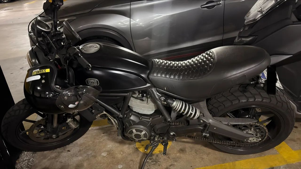 Ducatti scrambler 800cc revisada e sem debitos - Foto 3