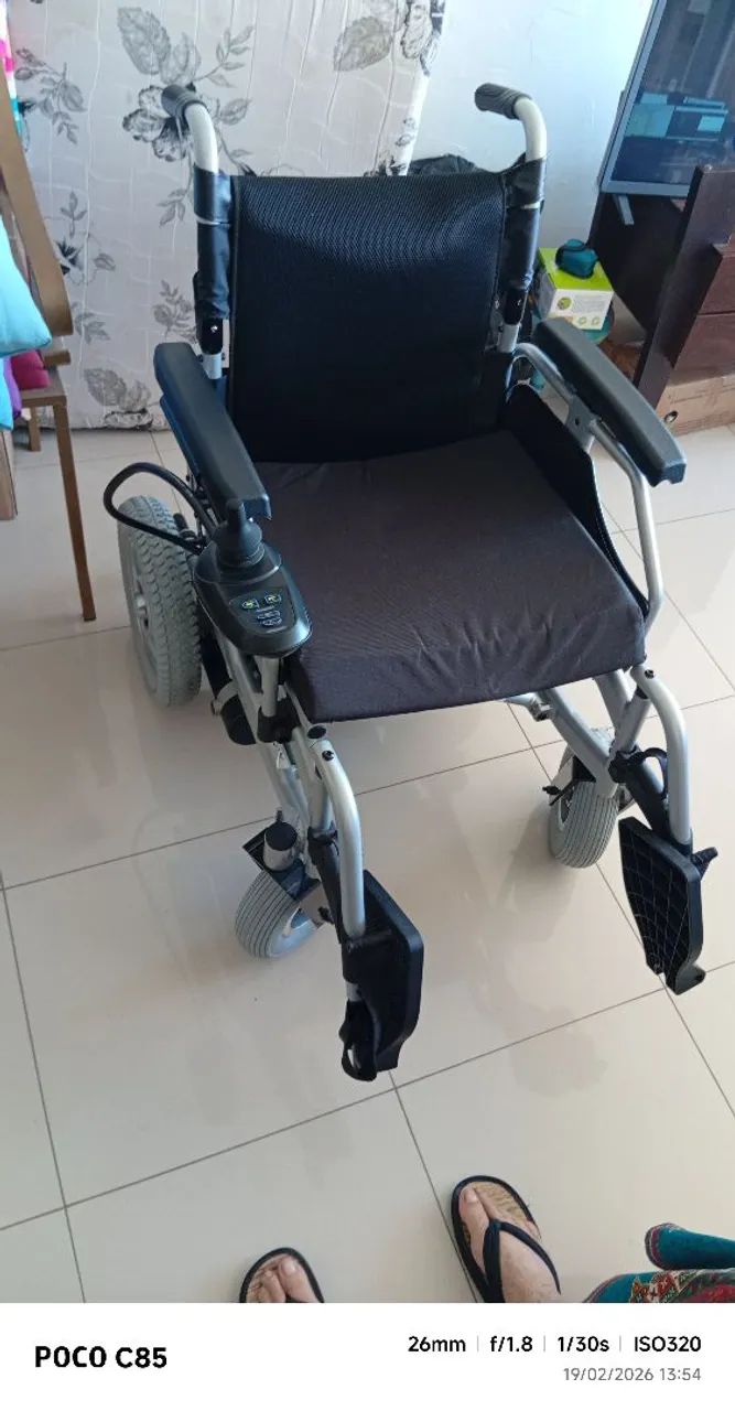 Cadeira de roda elétrica confortável  - Foto 4