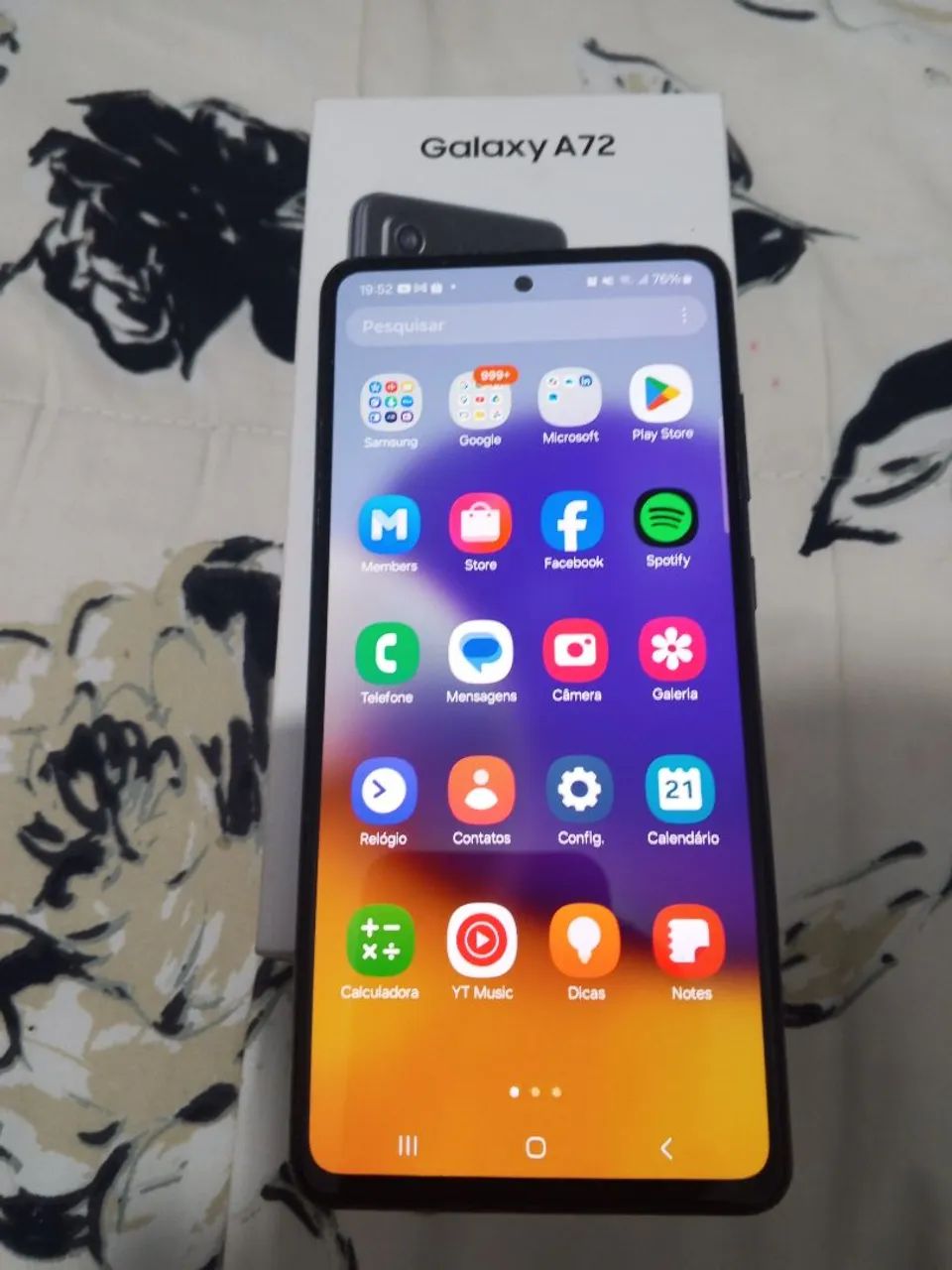 Samsung A72 