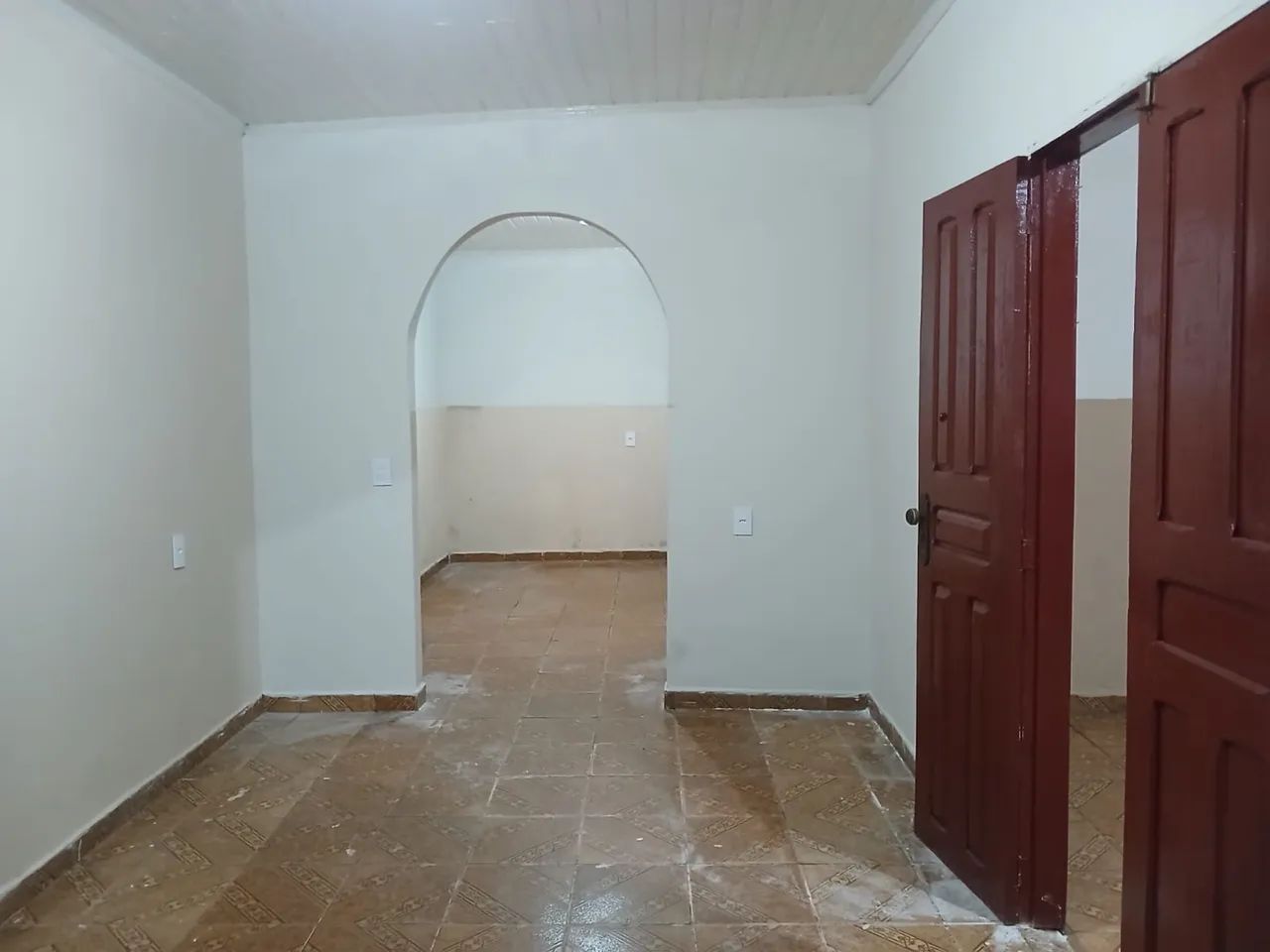 Aluga -se casa com ponto comercial  - Foto 2