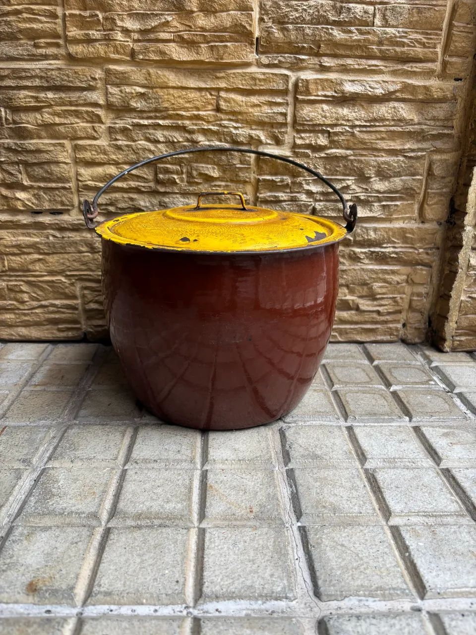 Caldeirão esmaltado antigo