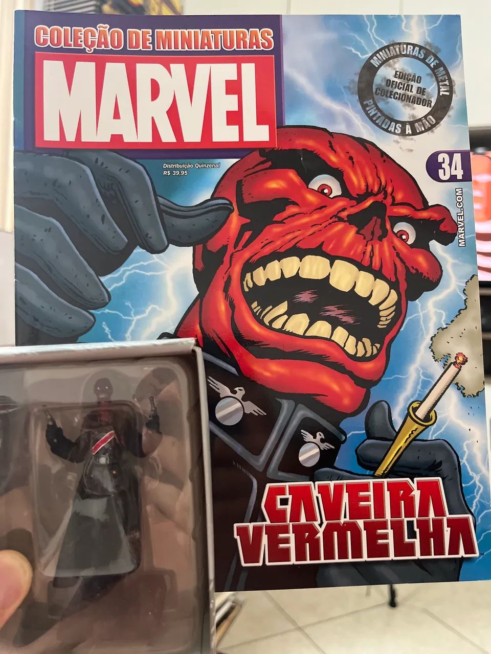 Caveira Vermelha - Miniatura de Ferro Colecionável 