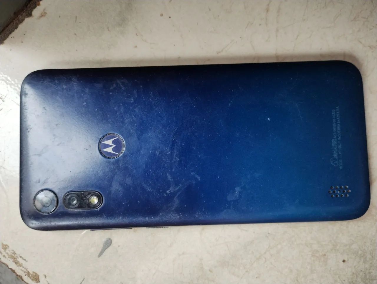 Vendo moto eS  tela com risco mais e película 