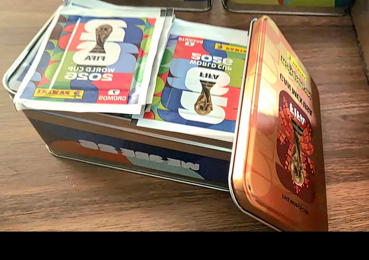 Lata da copa 2026 FIFA com 100 envelope total de 700 figurinhas 