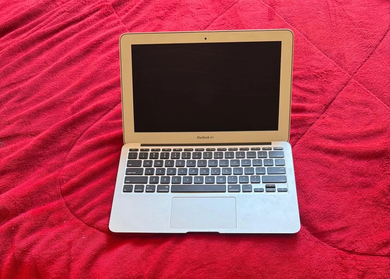 MacBook Air (11-inch,míd 2011 - Foto 4