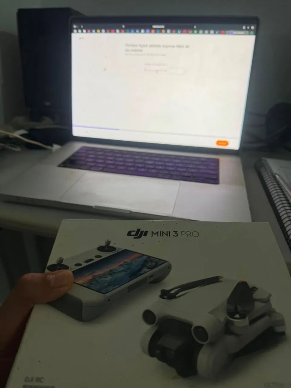 Drone DJI mini 3 pro + RC c/ tela + kit fly more - Foto 3