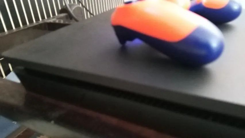 PS4 Slim 500GB + Controle - Foto 3