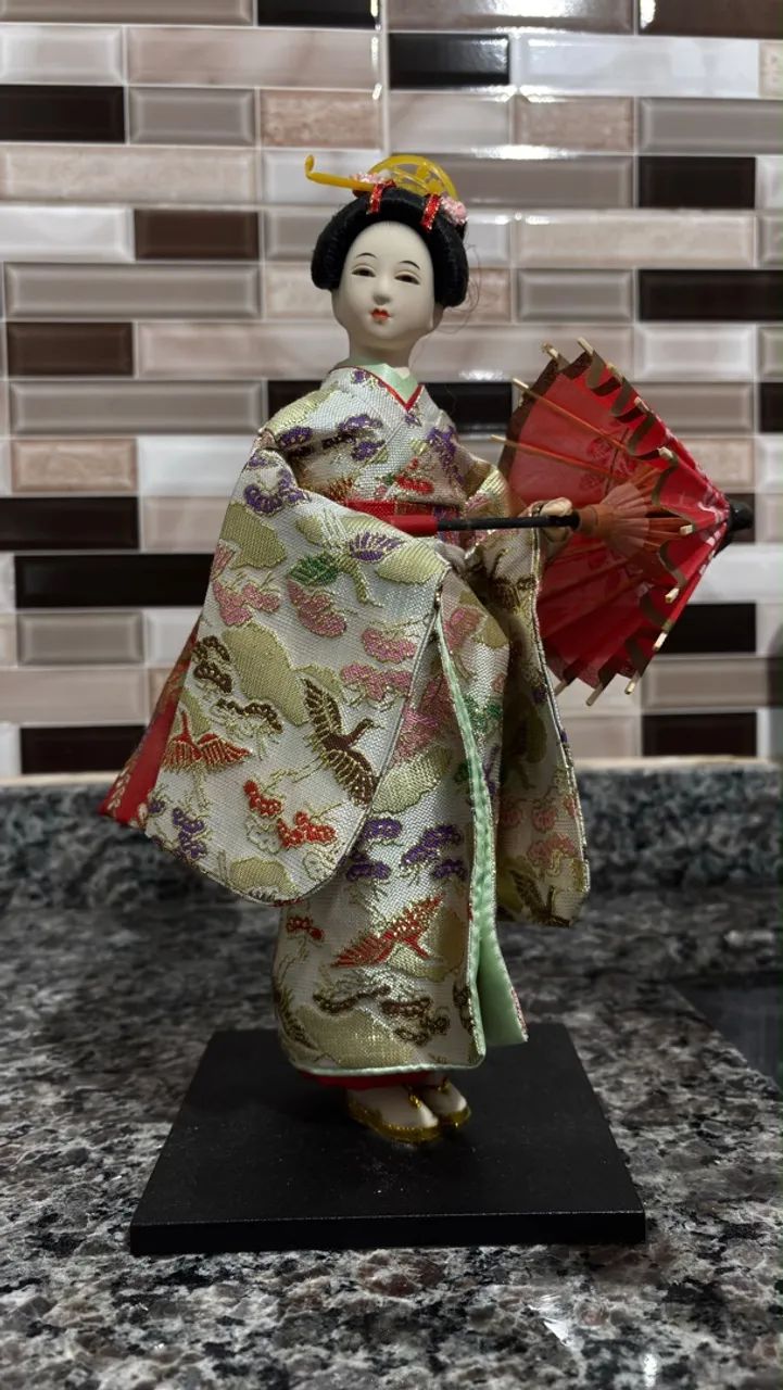 BONECA GUEIXA COLECIONÁVEL  - Foto 3