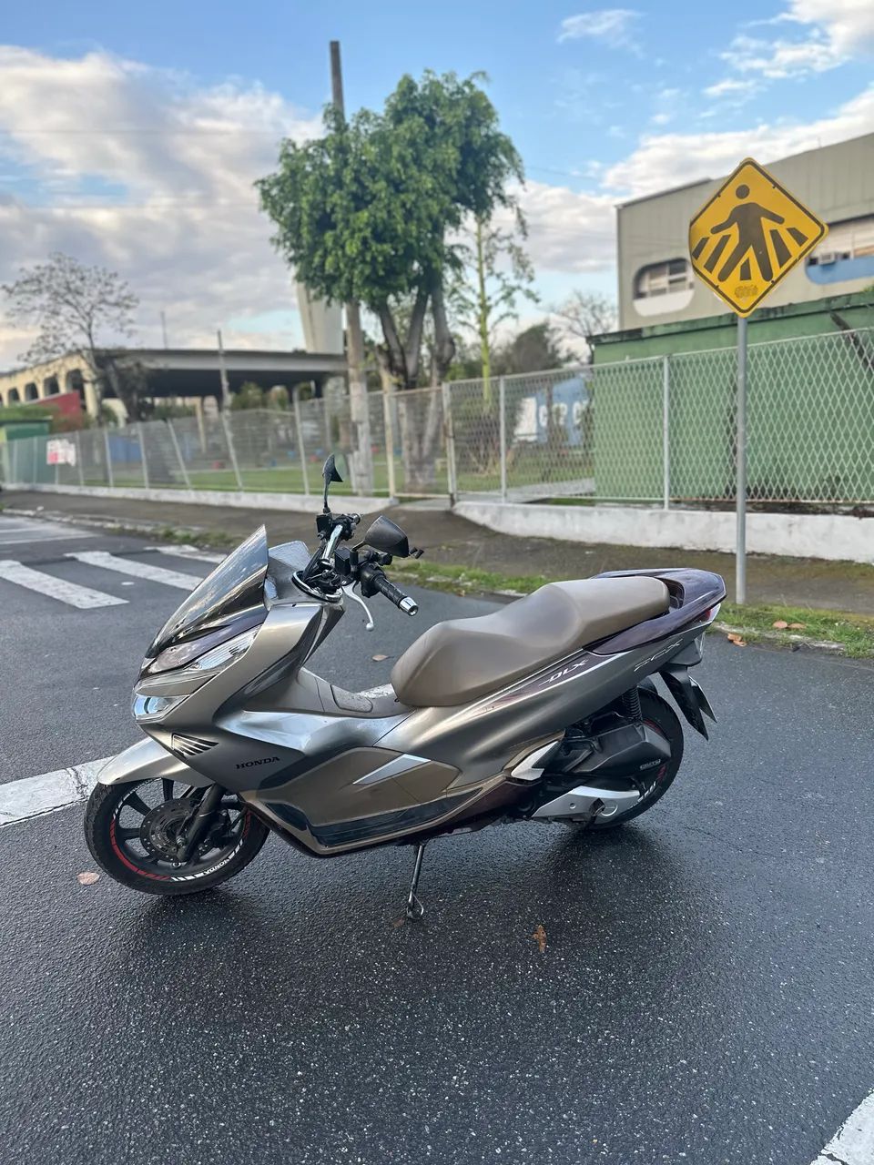 Pcx DLX  2022  - Foto 3