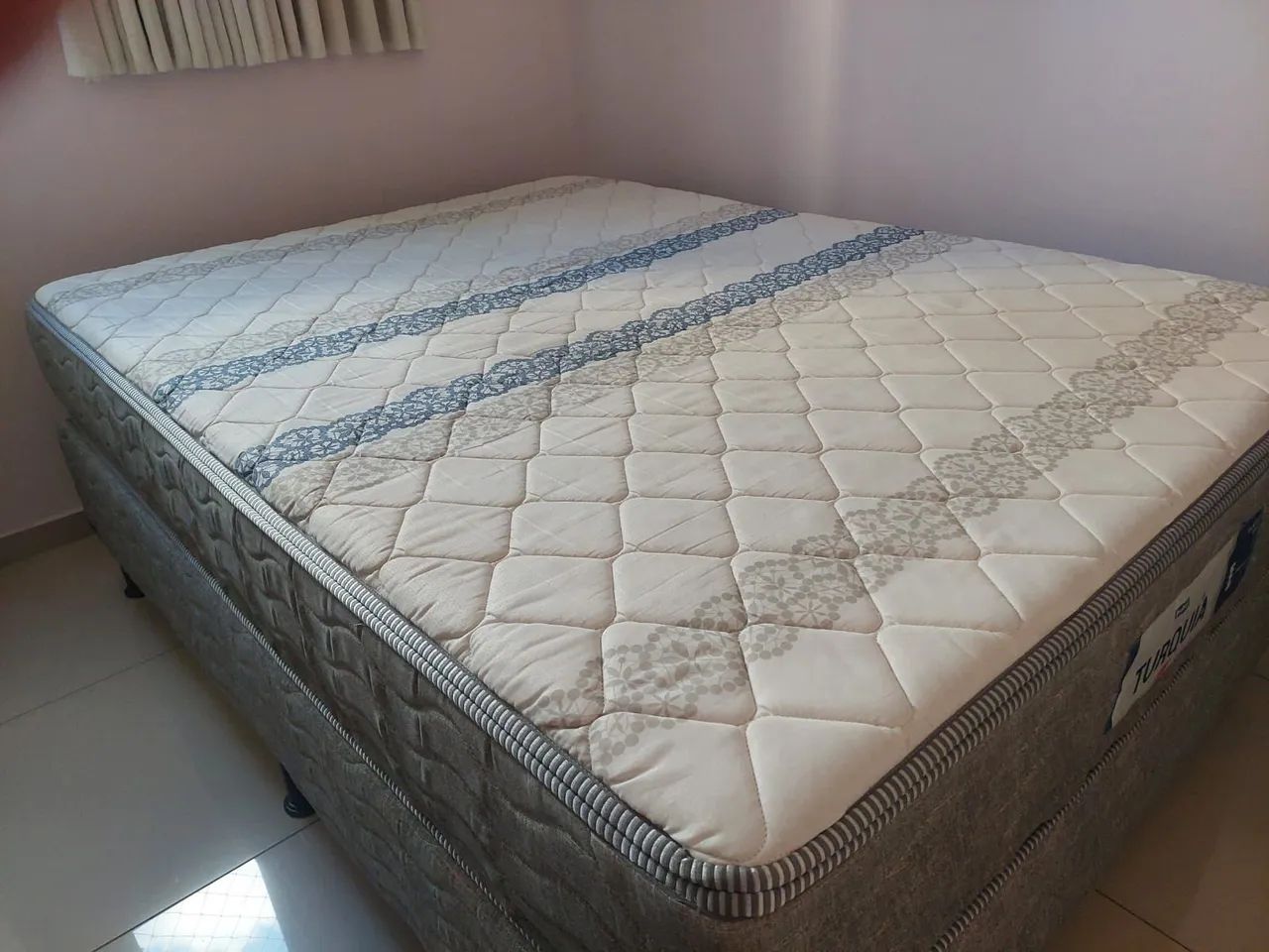 Cama box casal + colchão 