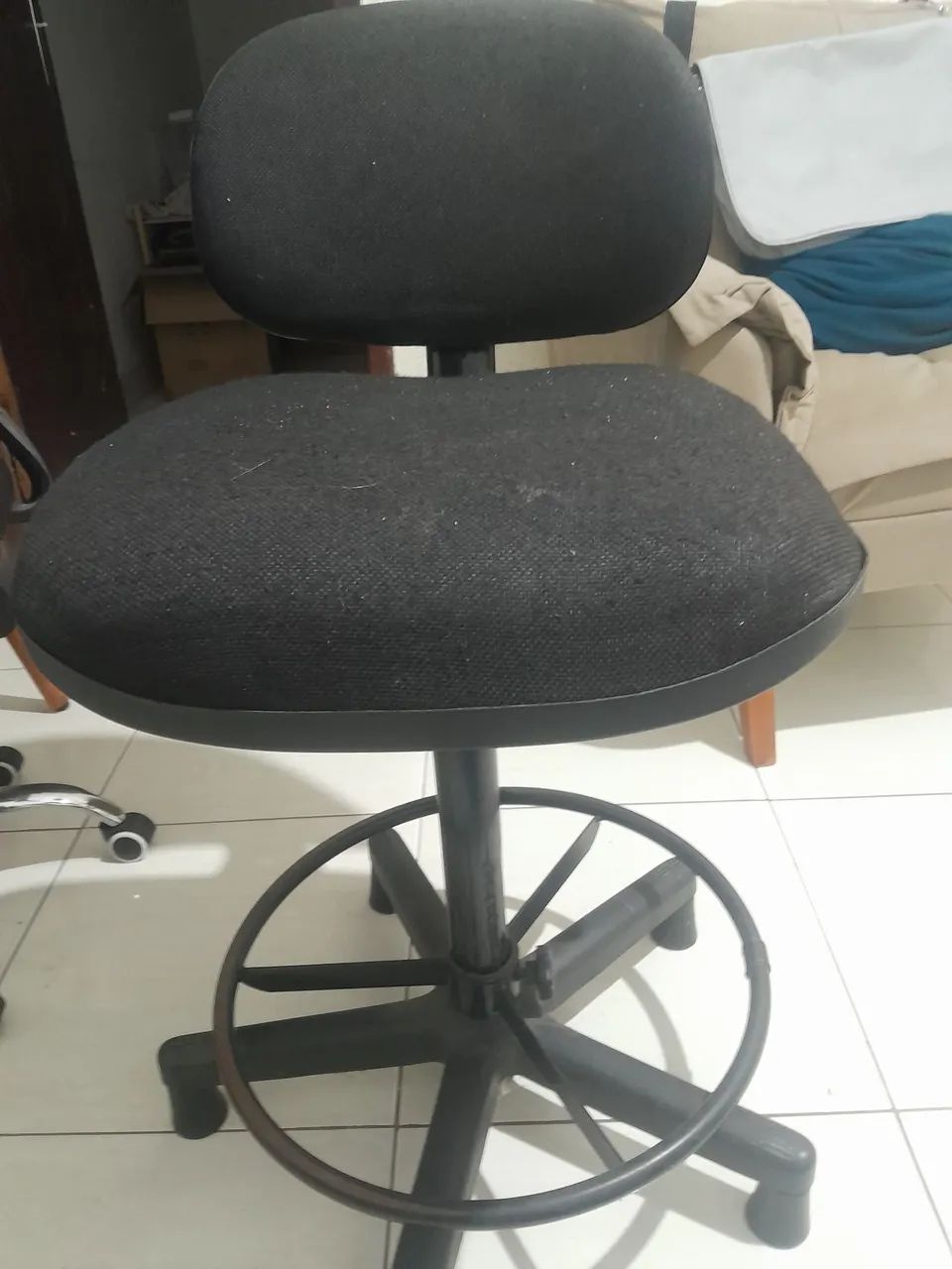 Cadeira de escritório super conservada 