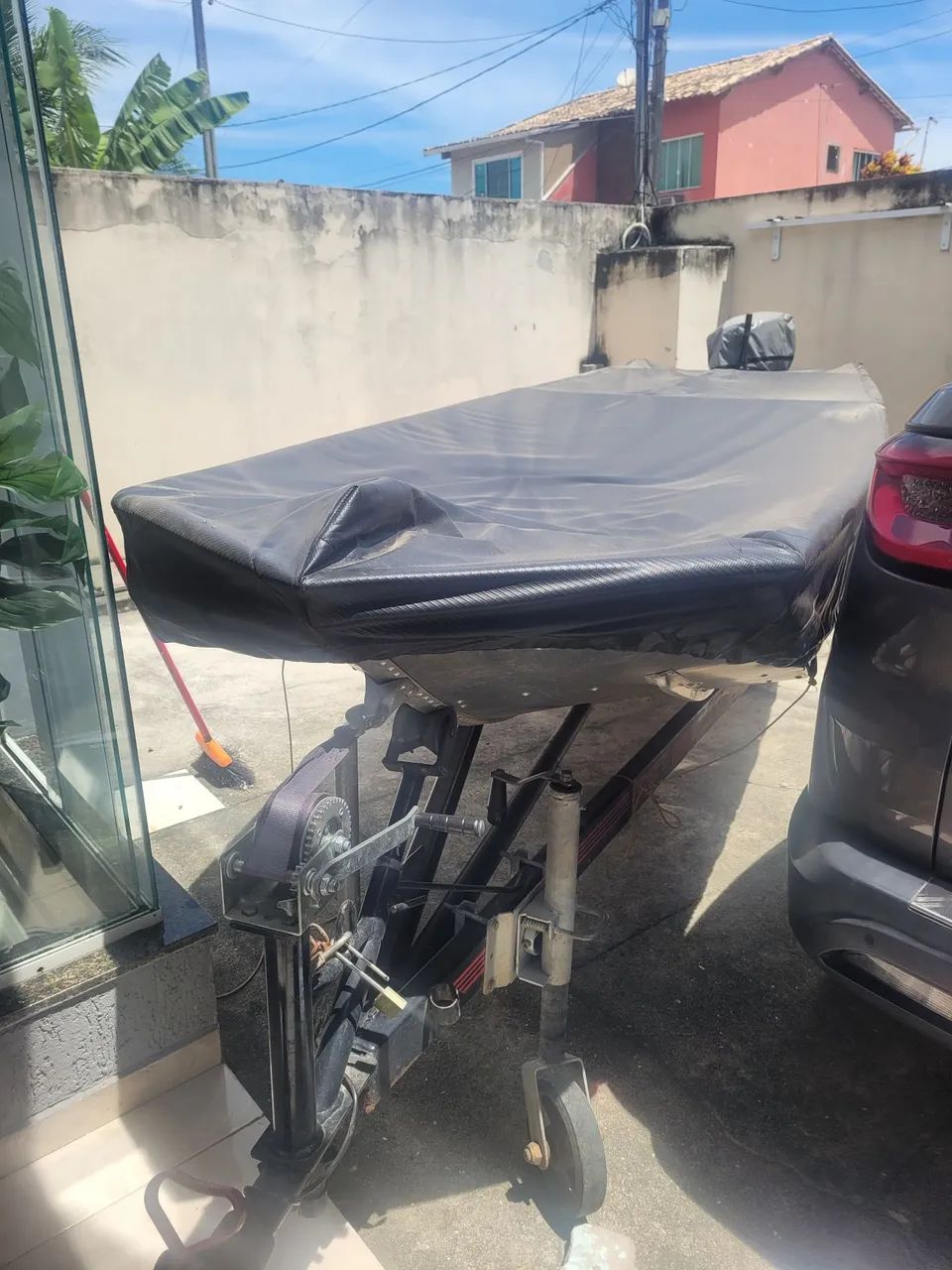 Barco semi chato 6m COMPLETO, com carreta, motor 30hp e todos acessórios. - Foto 11