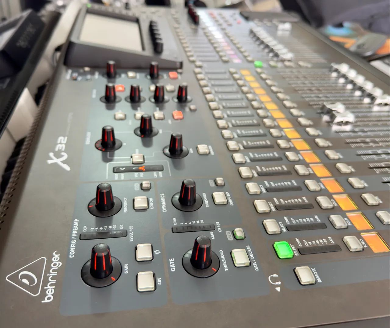 Mesa Digital Behringer X32 Full Pouquíssimo Uso em Casa - Foto 3