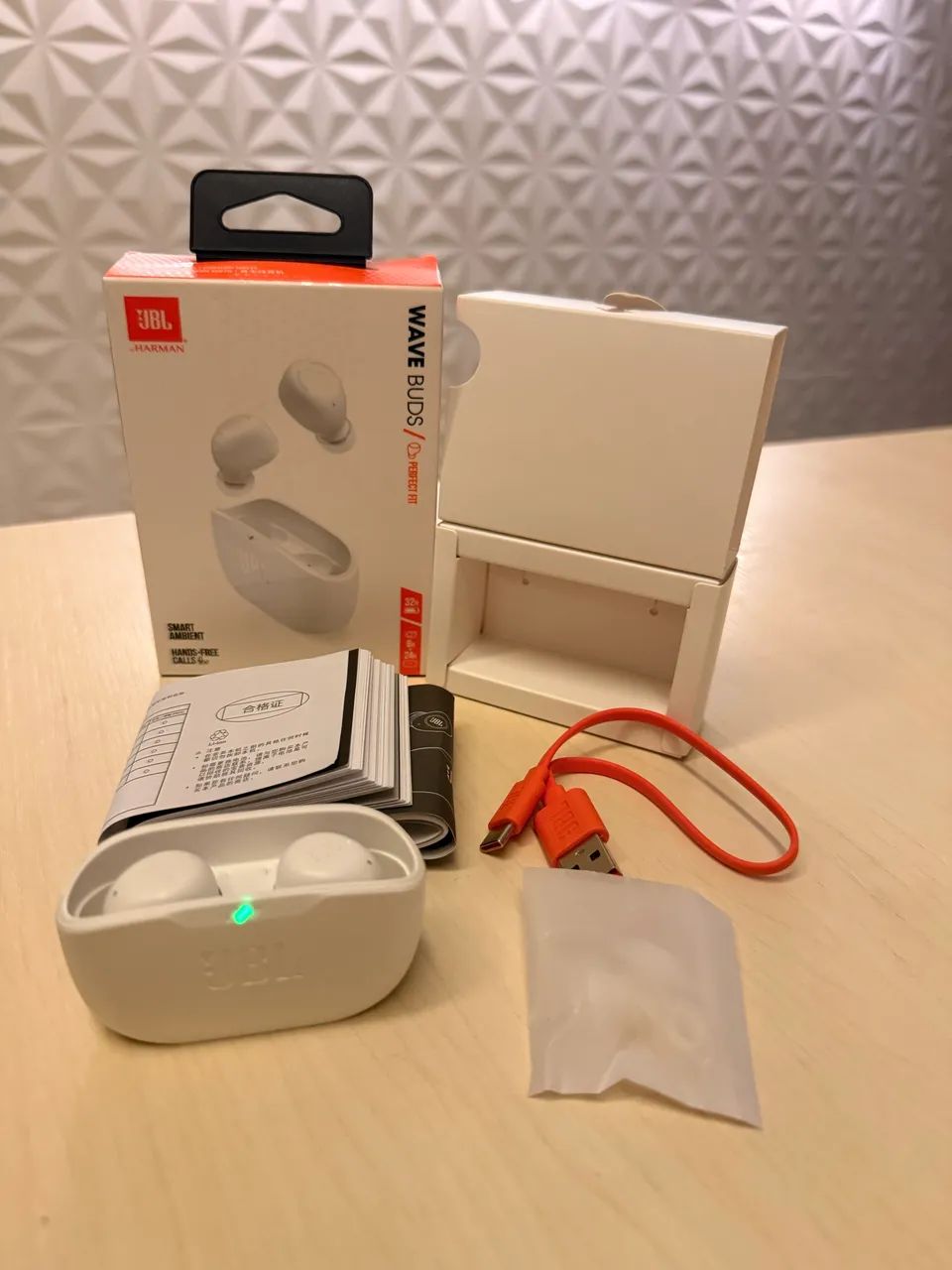 Fone De Ouvido JBL Wave Buds Sem Fio Branco - Foto 2