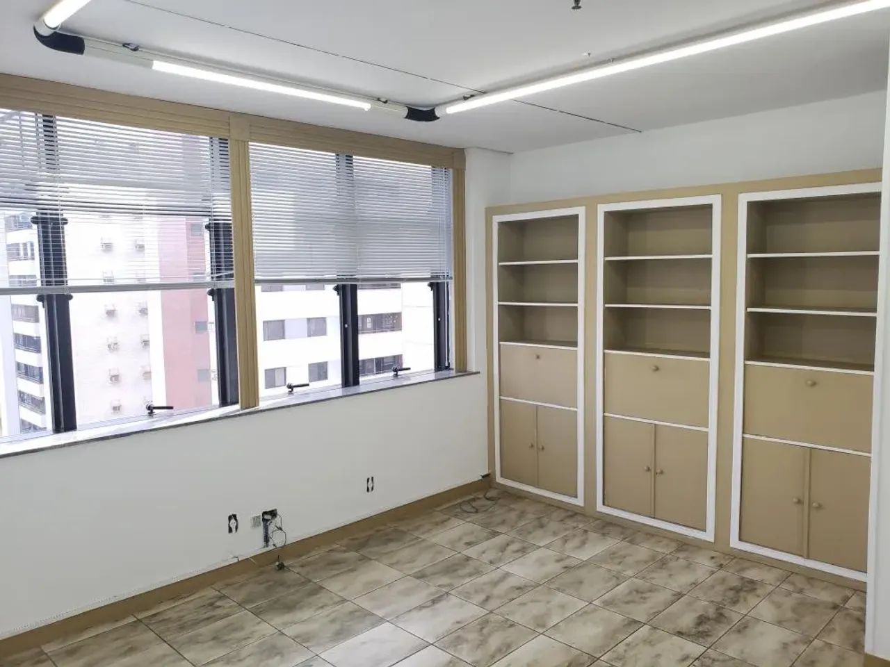 Sala Comercial no Bairro Centro, 1 vaga, Condominio Saint Moritz - Foto 2