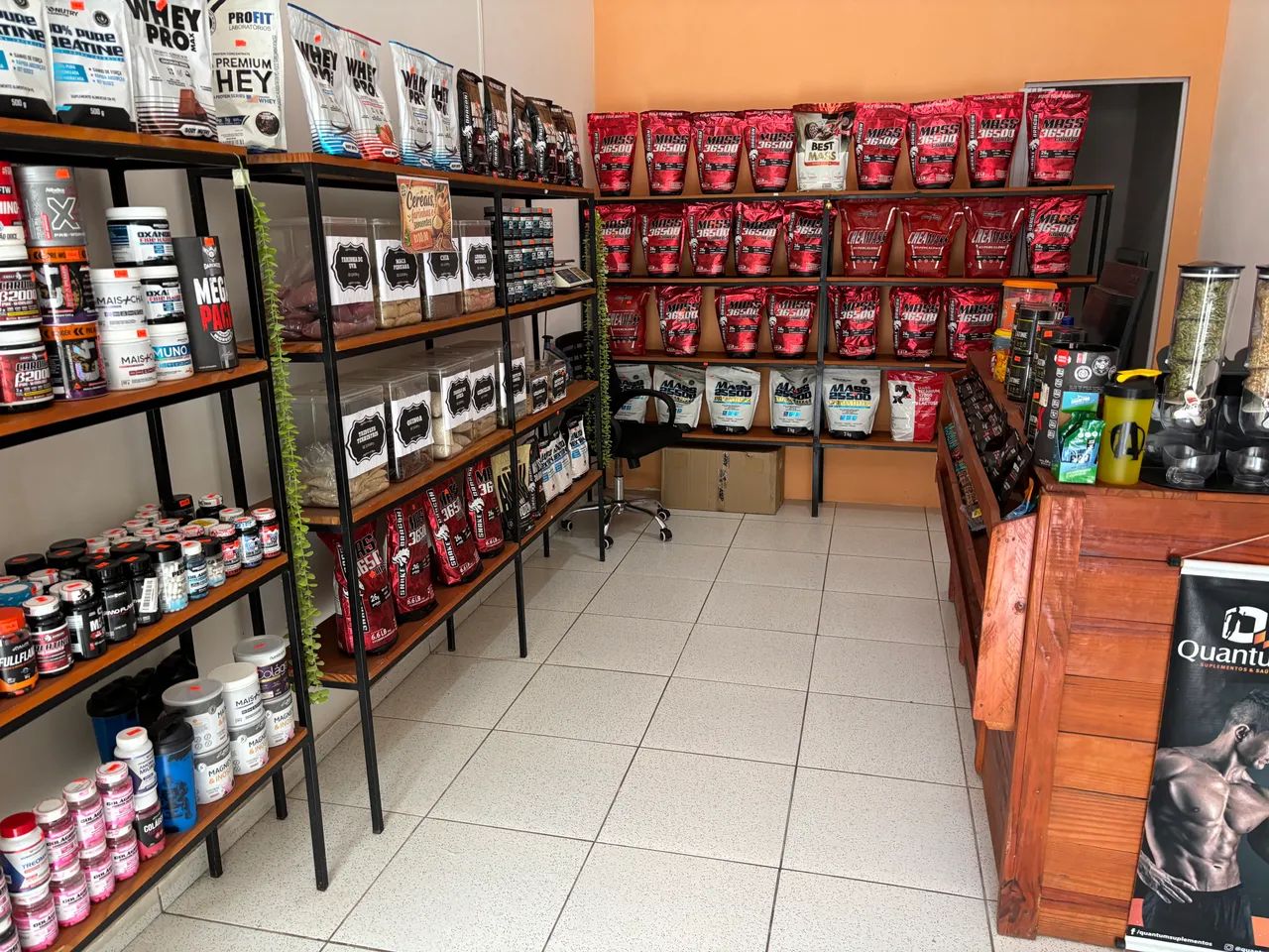 VENDO LOJA DE SUPLEMENTOS  - Foto 2