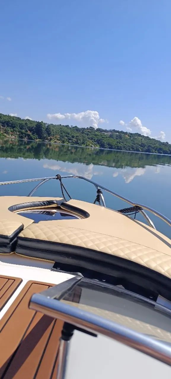 Lancha ano 2017 cabinada 23 pés rabeta bravo3 250 hp - Foto 5