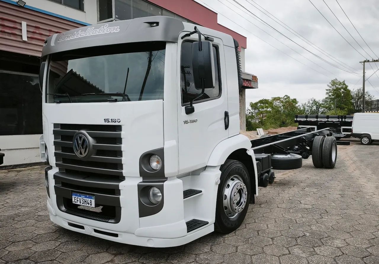 Volkswagen 15180 ano 2011 chassi 9mts - Foto 2