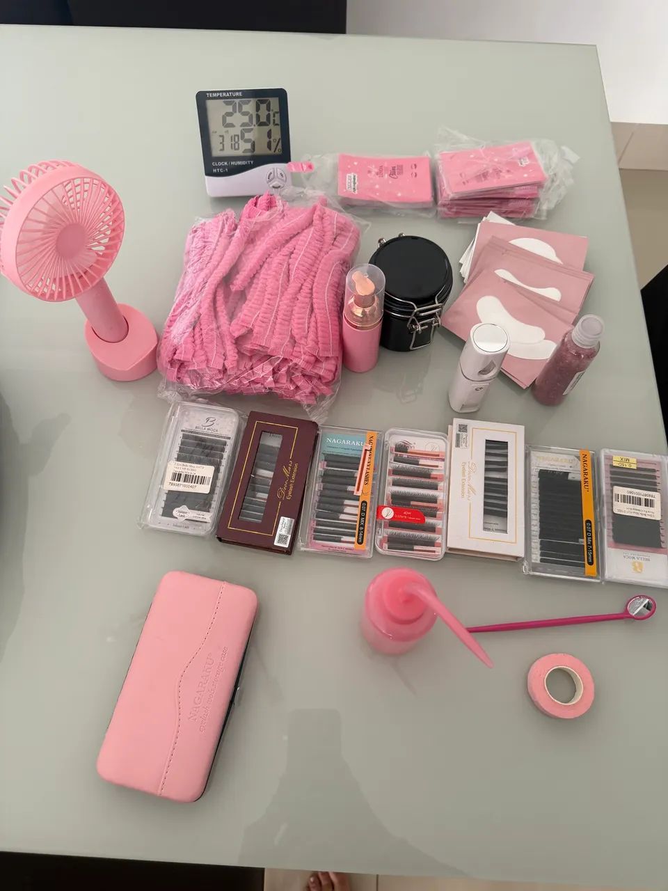 Produtos para extensão de cílios 