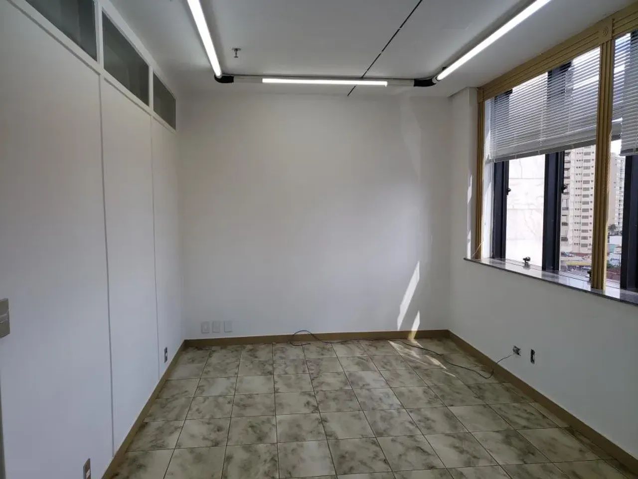 Sala Comercial no Bairro Centro, 1 vaga, Condominio Saint Moritz - Foto 3