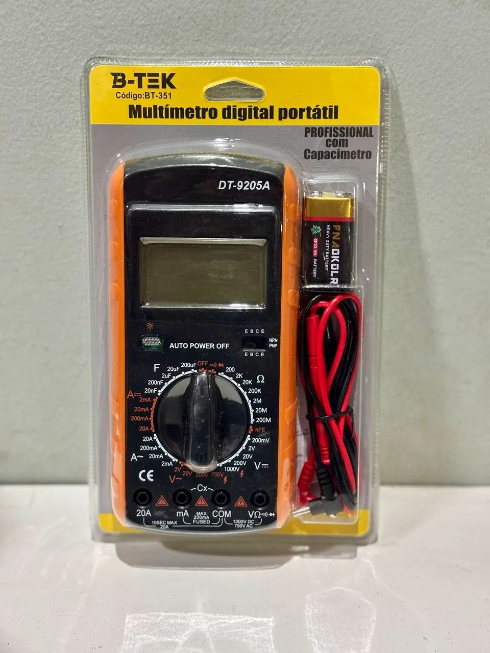 Multímetro digital com capacímetro 