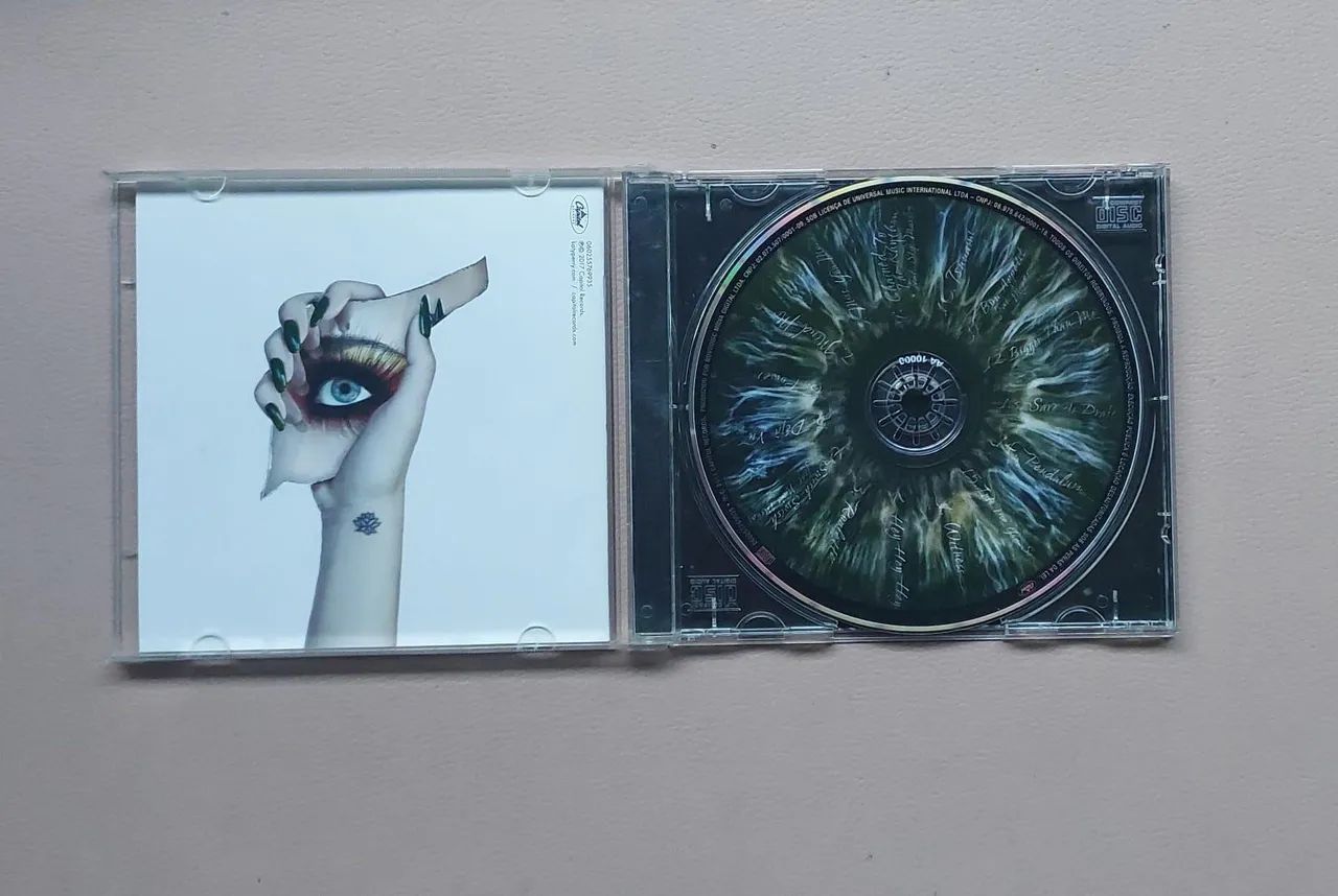CD Katy Perry - Witness  - Foto 3