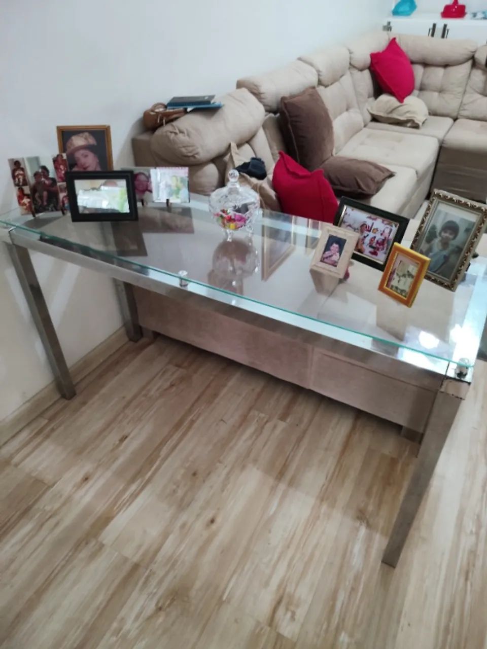 Mesa retangular 4 cadeiras e 1 aparador de vidro - Foto 3