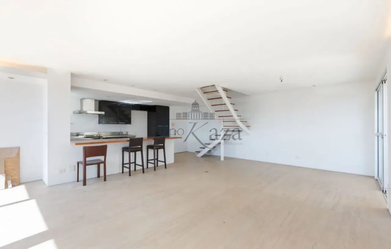 Oportunidade - Cobertura Triplex - 3 Dormitórios - Vila Nova Conceição - 180m². - Foto 2