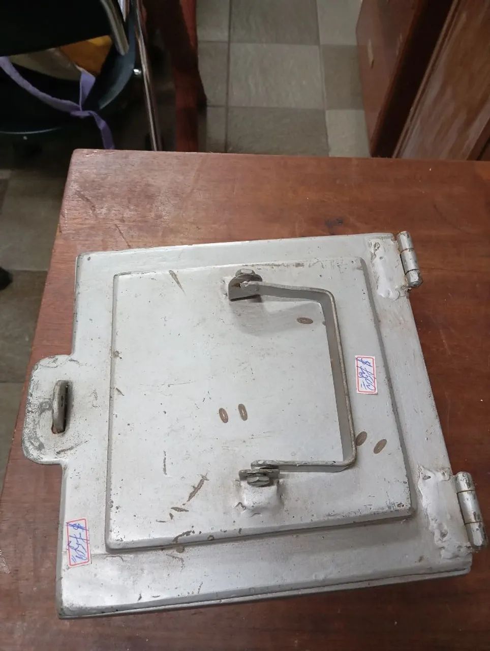 Caixa metálica cofre com alça uso militar. - Foto 2