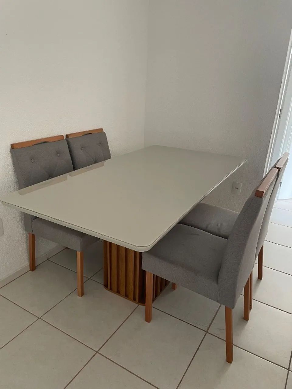 Mesa de Jantar - 4 cadeiras  - Foto 2