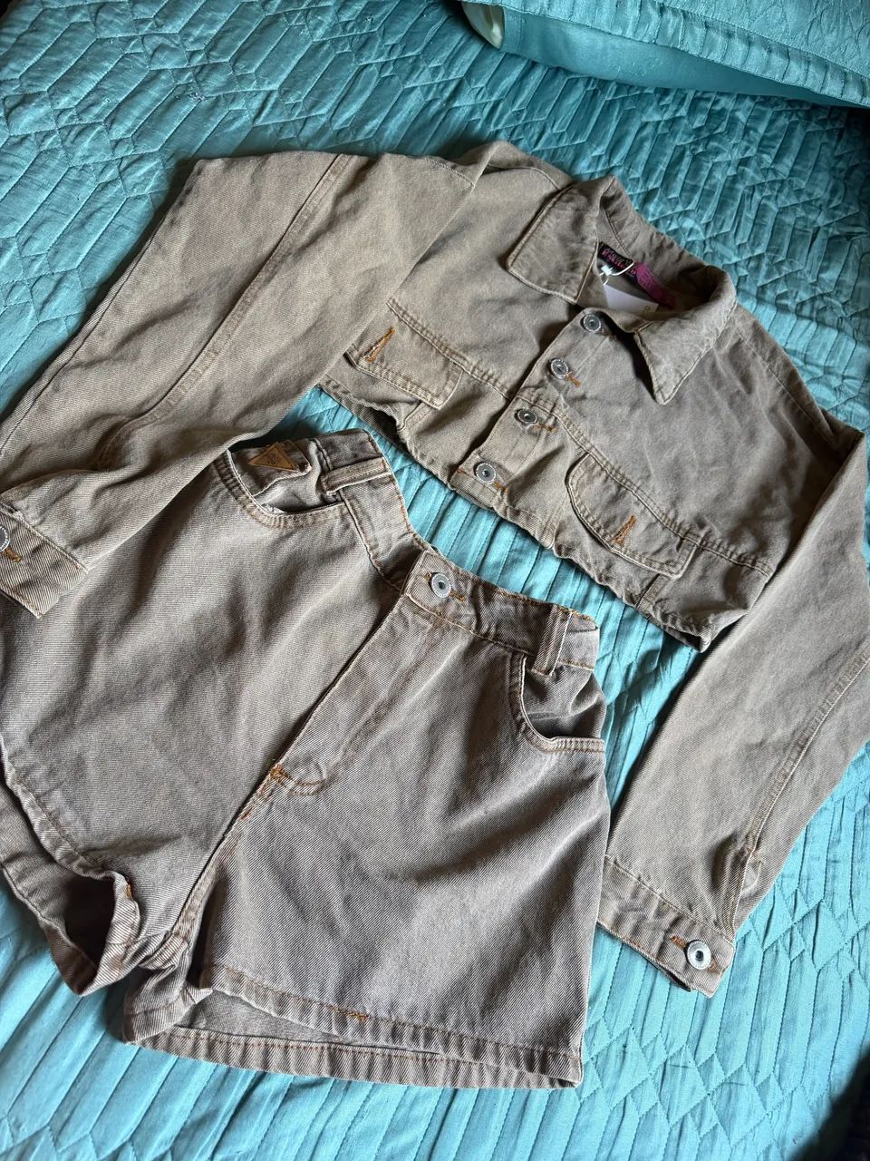 Conjunto Jeans Short e jaqueta Bege Marmore G - Foto 2