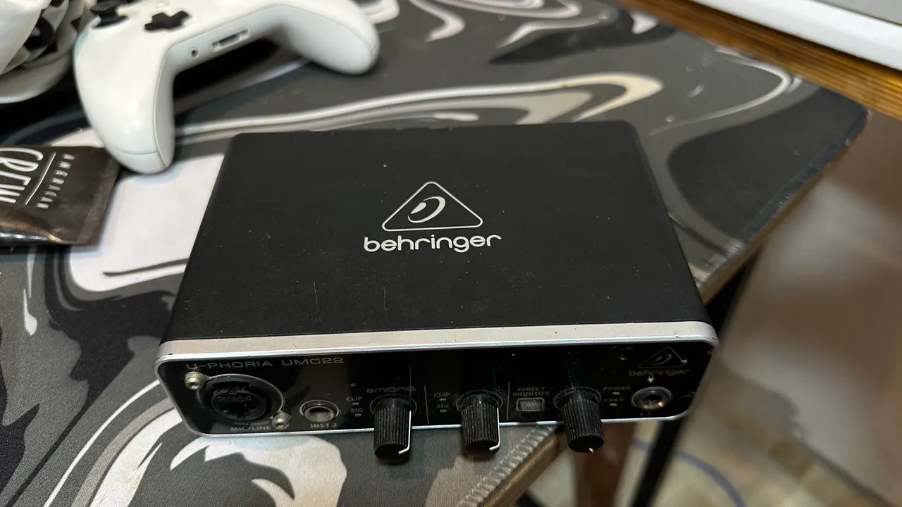Interface de Áudio Behinger UMC22