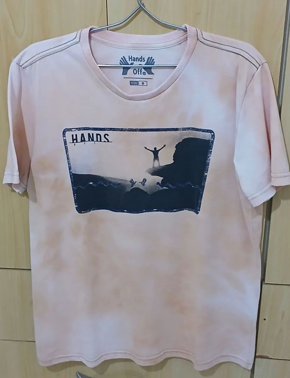 Camiseta HANDS OFF original Tamanho M , seminova. 