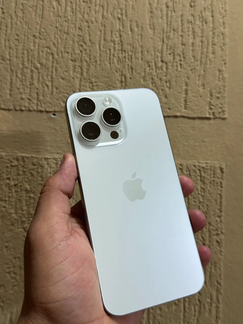 iPhone 15 pro max 256 silver impecável - Celulares e Smartphones