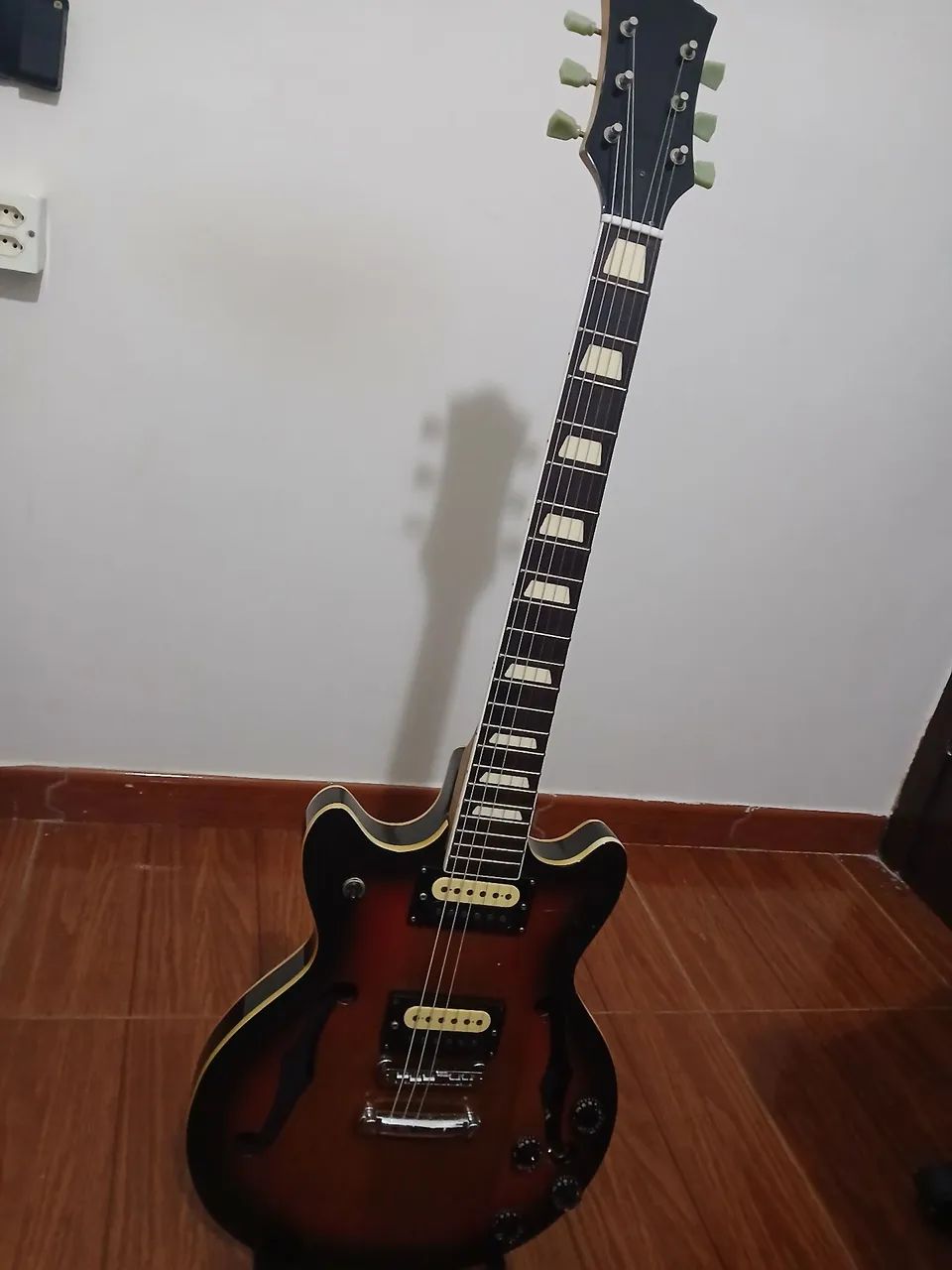 Guitarra semiacústica 