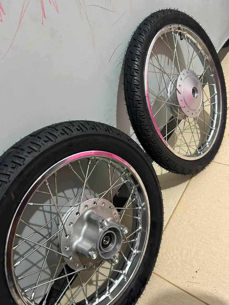 Par de rodas novas com pneus novos Vipal da pop 110