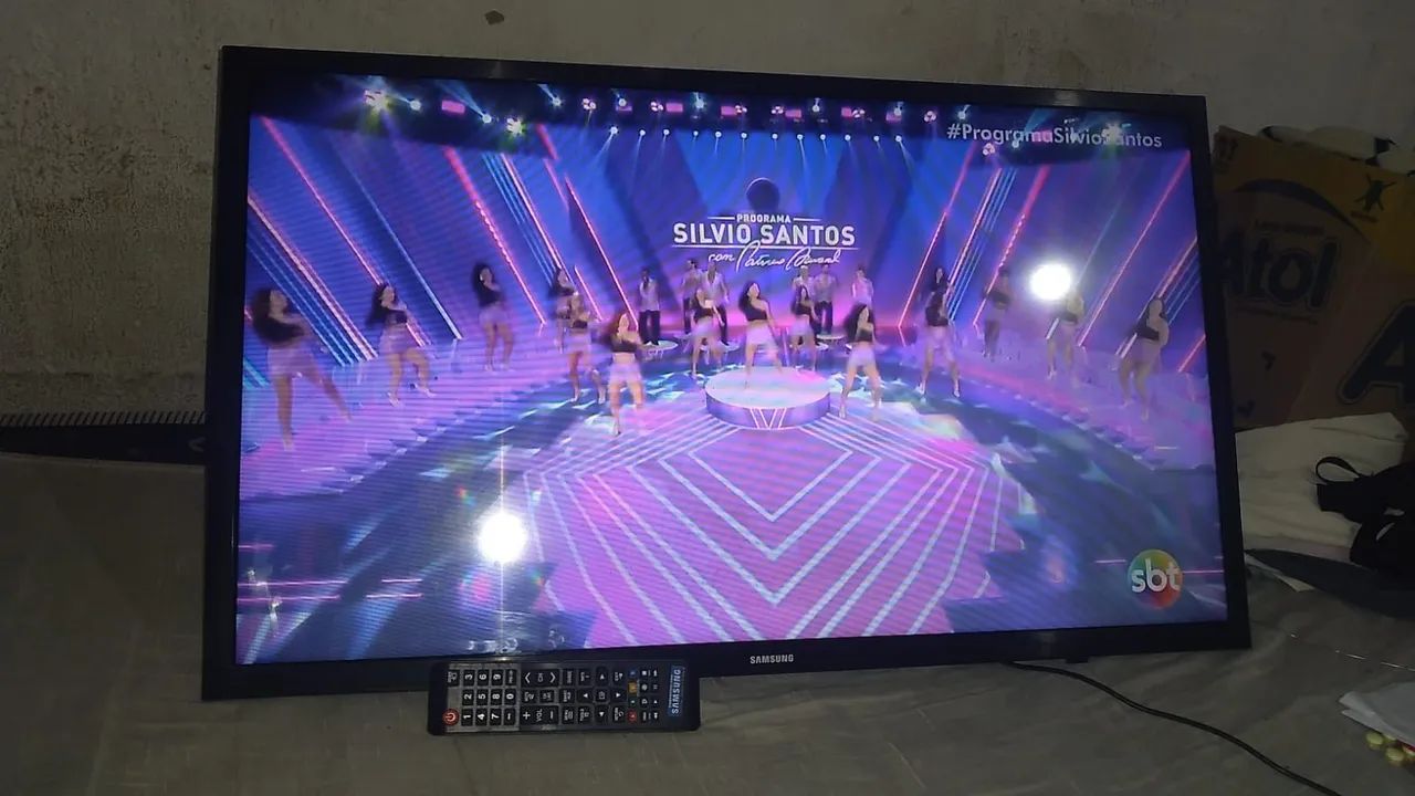 Tv Samsung 32 polegadas srmart completa controle  - Foto 4