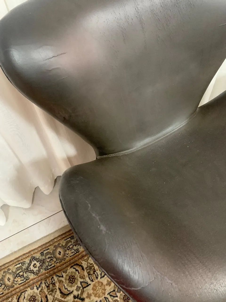 Par de Poltronas Estilo Swan - Design Atemporal e Estrutura Premium - Foto 4