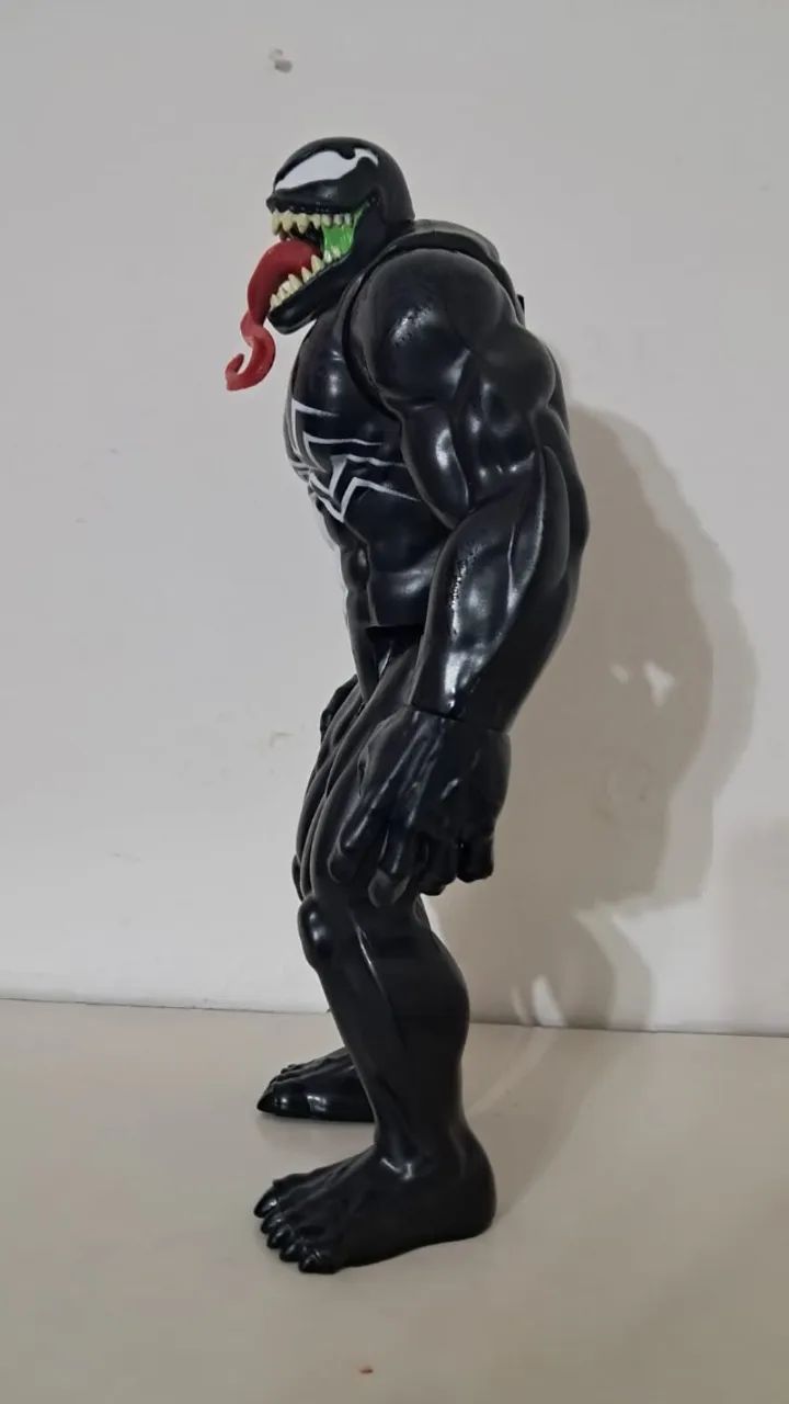 Titan Hero Marvel Venom Spiderman - Foto 2