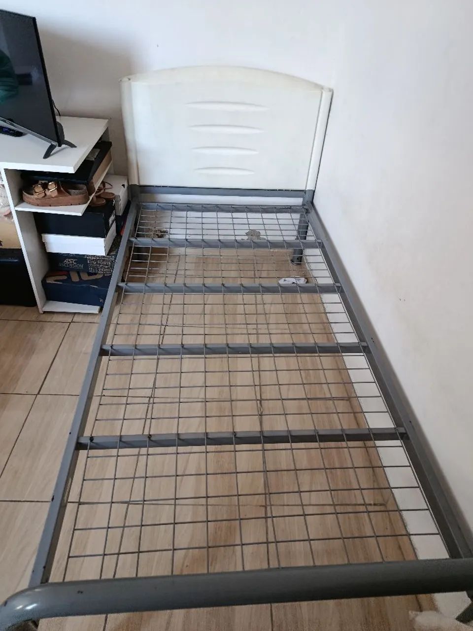 Cama de solteiro em ferro65576112171265120