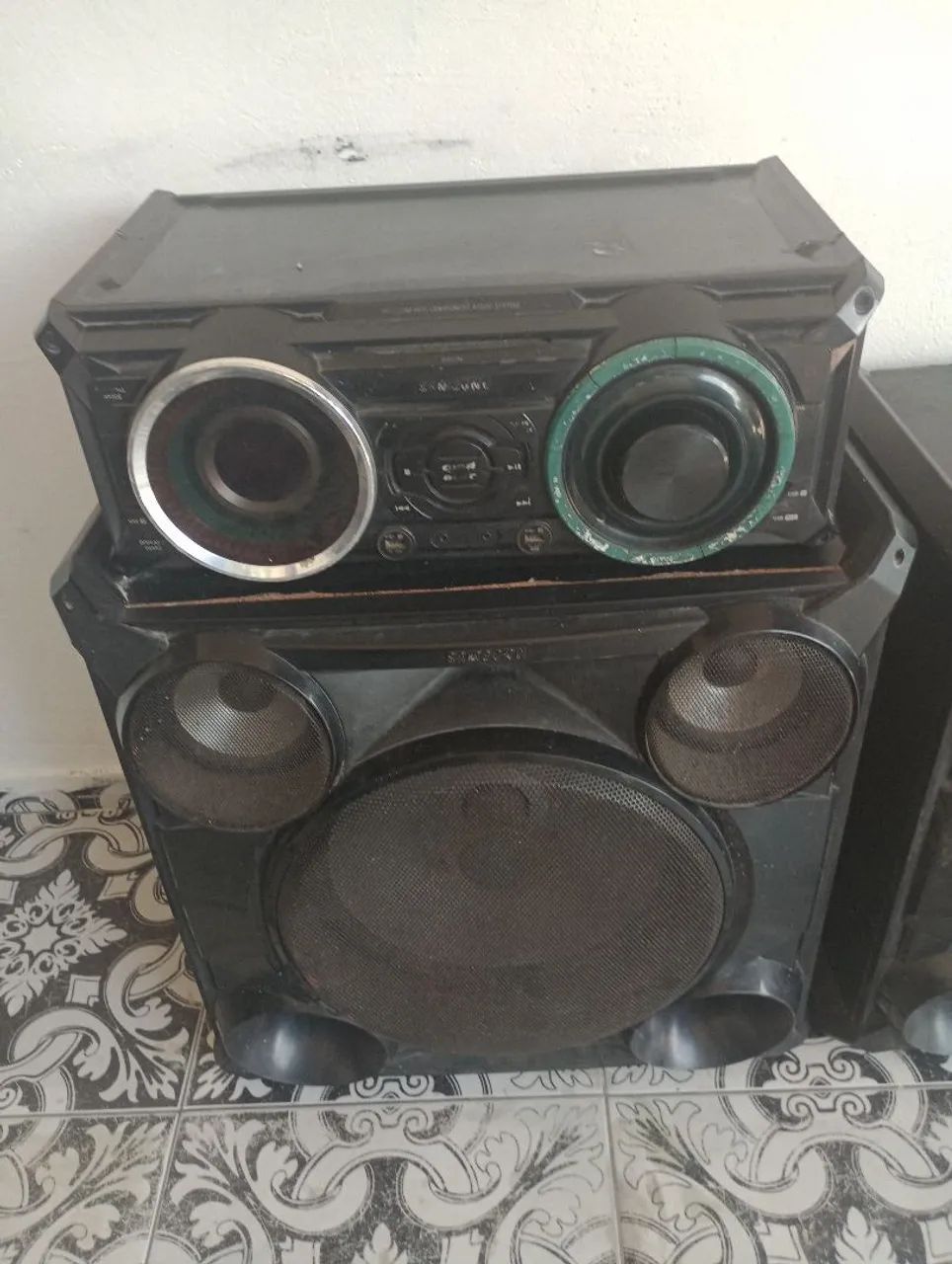 Vende-se caixa de som 