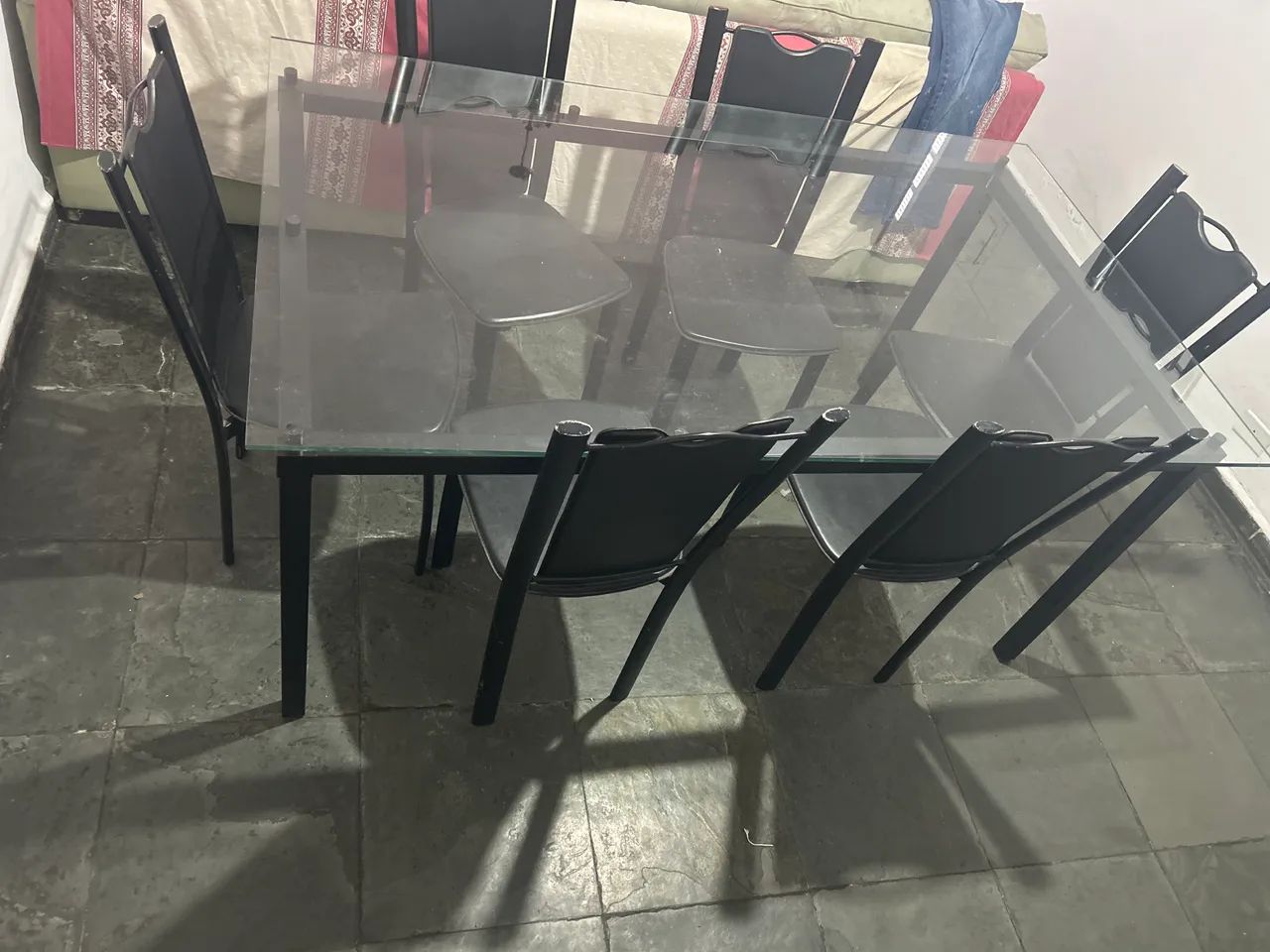 Mesa com 6 cadeiras