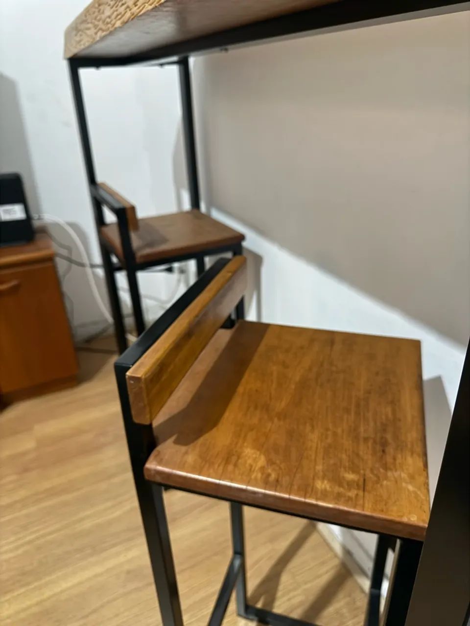 Mesa Alta Planejada com banquetas  - Foto 4