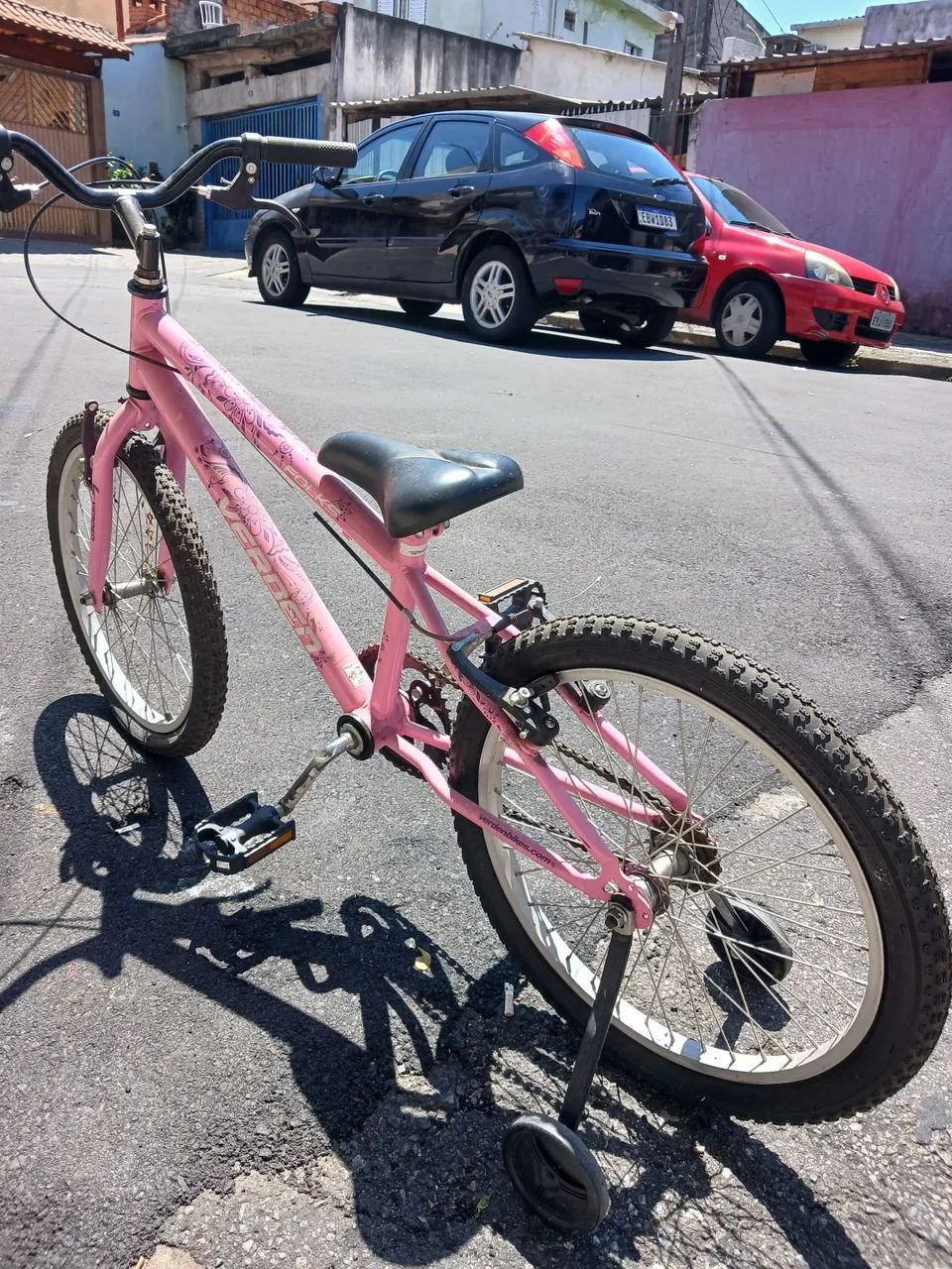 Bicicleta infantil semi-nova. Usada 2 vezes